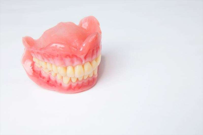 コンフォート義歯の素材についてご紹介